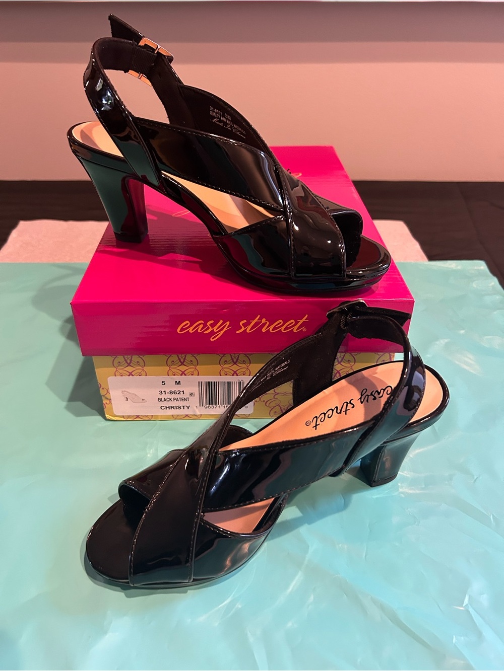 Easy Street “Christy” Heeled Strappy Sandals Black Dandals, size 5M